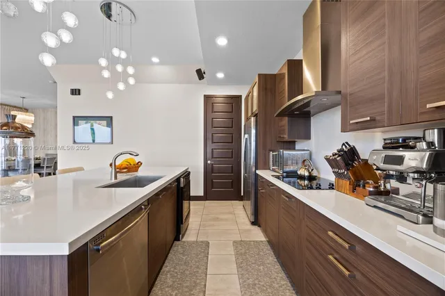 $1,180,000 | 15742 Northwest 88th Avenue, Miami Lakes, FL 33018