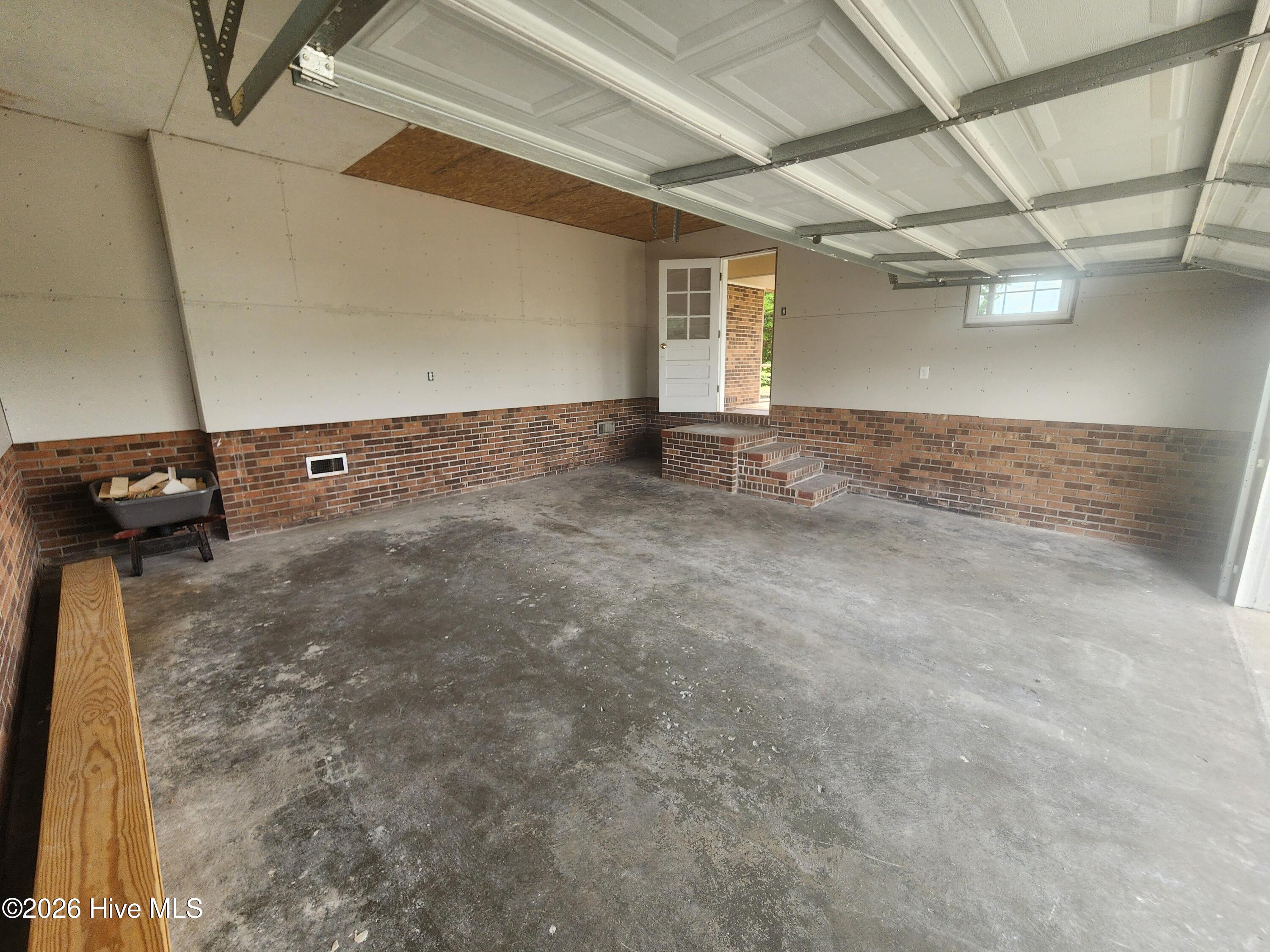 4338 Grifton Hugo Road Grifton, NC 28530 - Photo 36 of 55 Garage