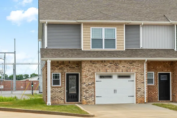 $1,595 | 338 Fallow Drive, Clarksville, TN 37040