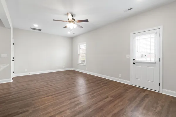 $1,595 | 338 Fallow Drive, Clarksville, TN 37040