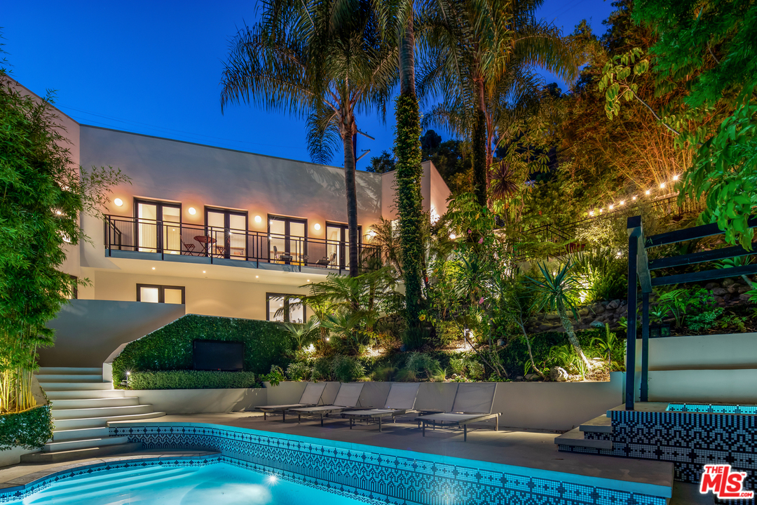 1660 Queens Road Los Angeles, CA 90069 - Photo 1 of 20 Gallery Image 1