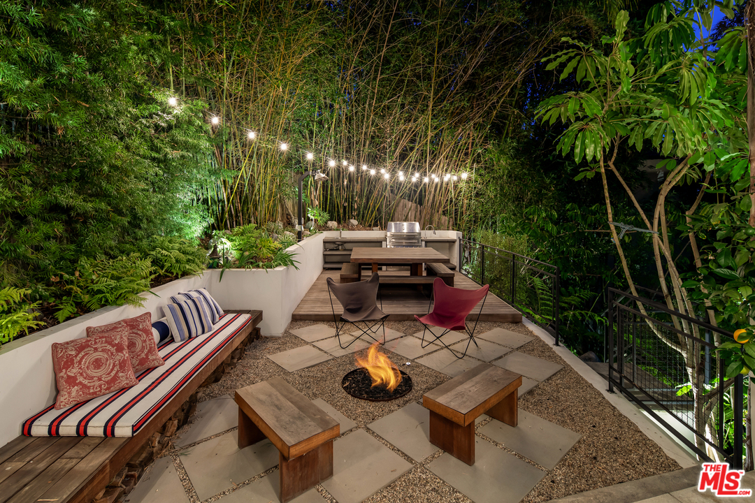 1660 Queens Road Los Angeles, CA 90069 - Photo 2 of 20 Gallery Image 2