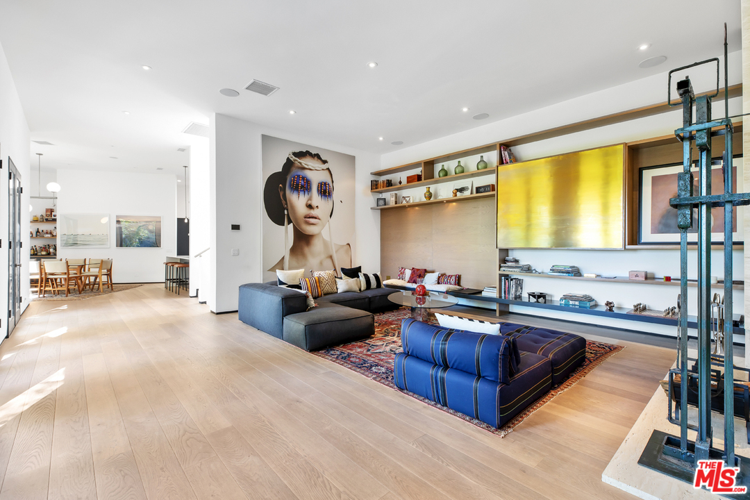 1660 Queens Road Los Angeles, CA 90069 - Photo 5 of 20 Gallery Image 5