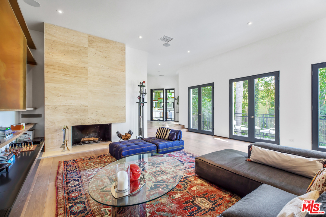 1660 Queens Road Los Angeles, CA 90069 - Photo 6 of 20 Gallery Image 6