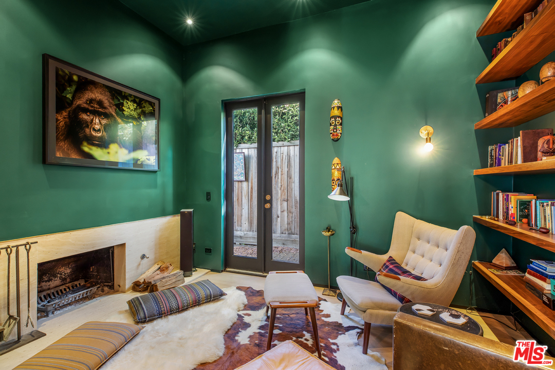1660 Queens Road Los Angeles, CA 90069 - Photo 9 of 20 Gallery Image 9