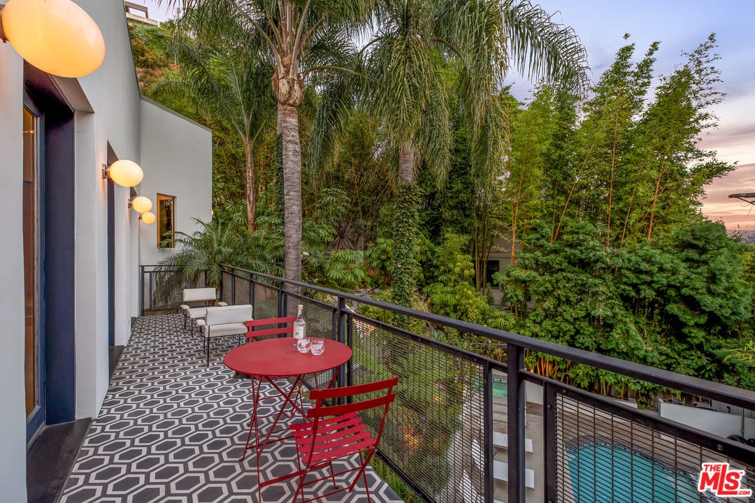 1660 Queens Road Los Angeles, CA 90069 - Photo 10 of 20 Gallery Image 10