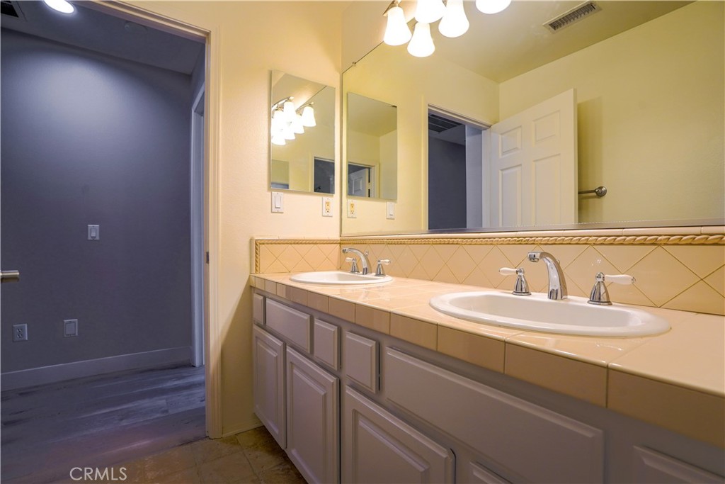 20640 Pesaro Way Porter Ranch, CA 91326 - Photo 9 of 49
