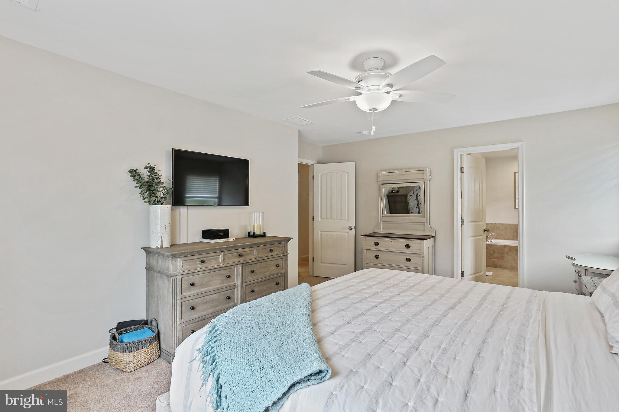631 Severn Road Severna Park, MD 21146 - Photo 18 of 41 Primary Bedroom w/Attached Primary Bath