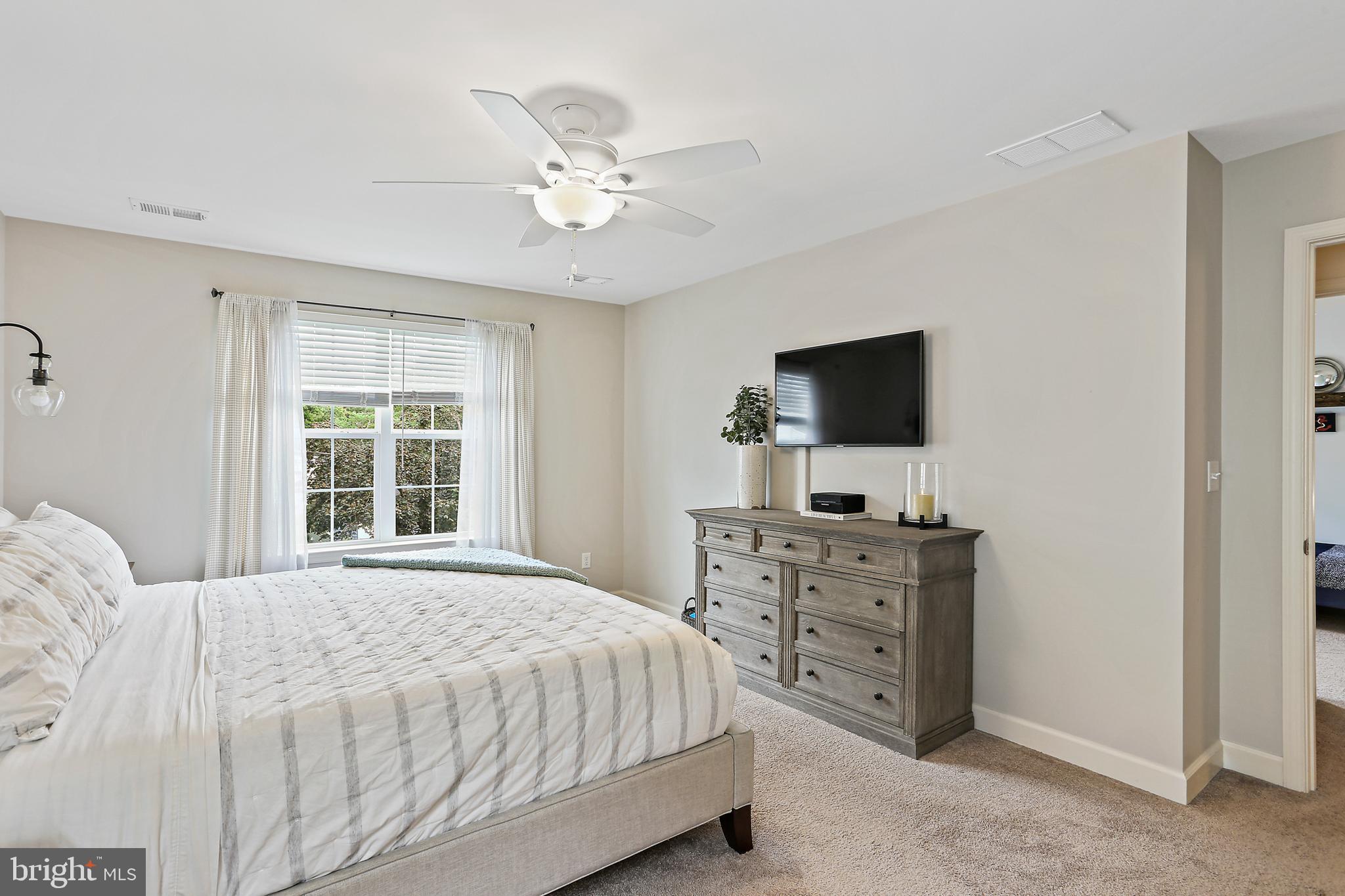 631 Severn Road Severna Park, MD 21146 - Photo 19 of 41 Primary Bedroom w/ Ceiling Fan
