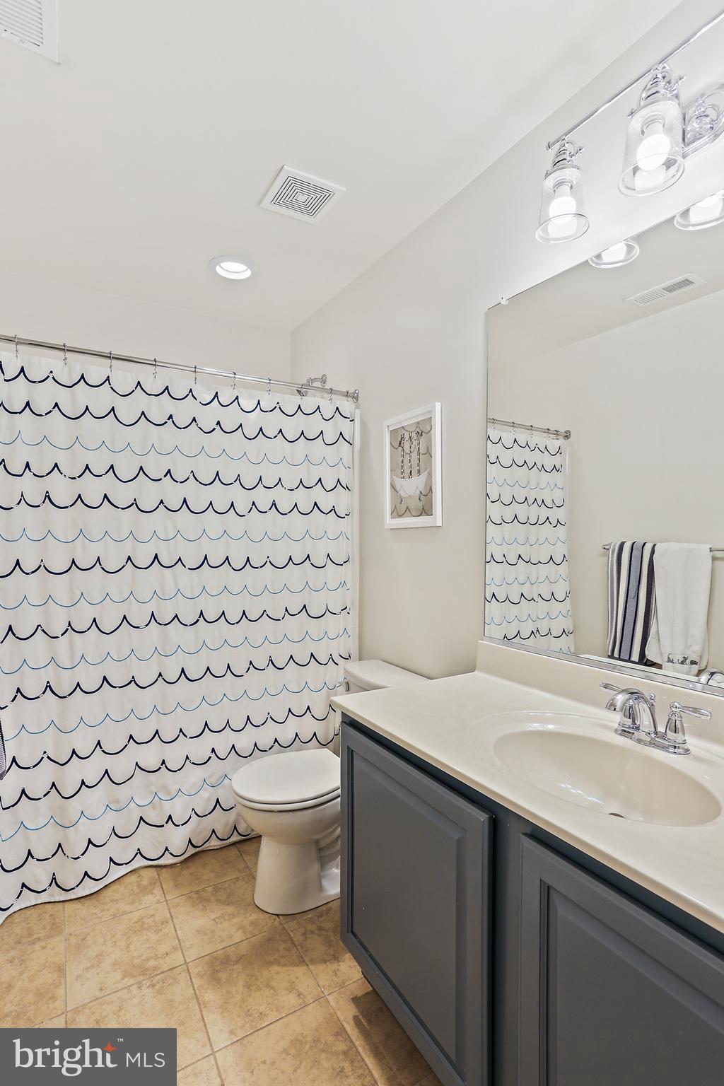 631 Severn Road Severna Park, MD 21146 - Photo 29 of 41 Upper Level Full Bath w/tub-shower combination