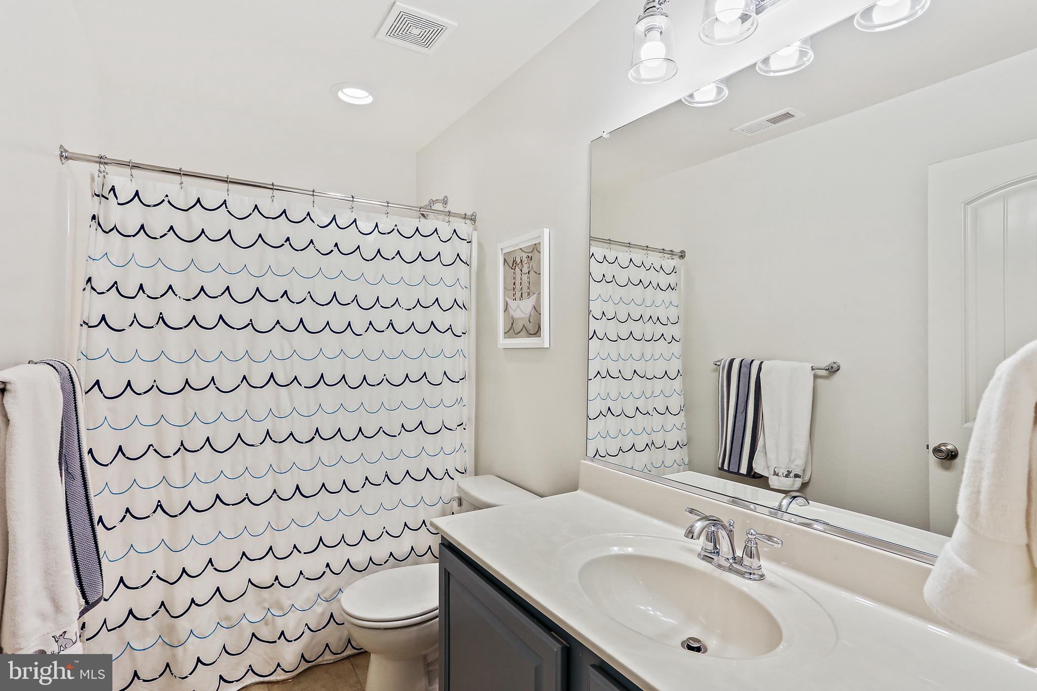 631 Severn Road Severna Park, MD 21146 - Photo 30 of 41 Upper Level Full Bath w/ Tile Flooring