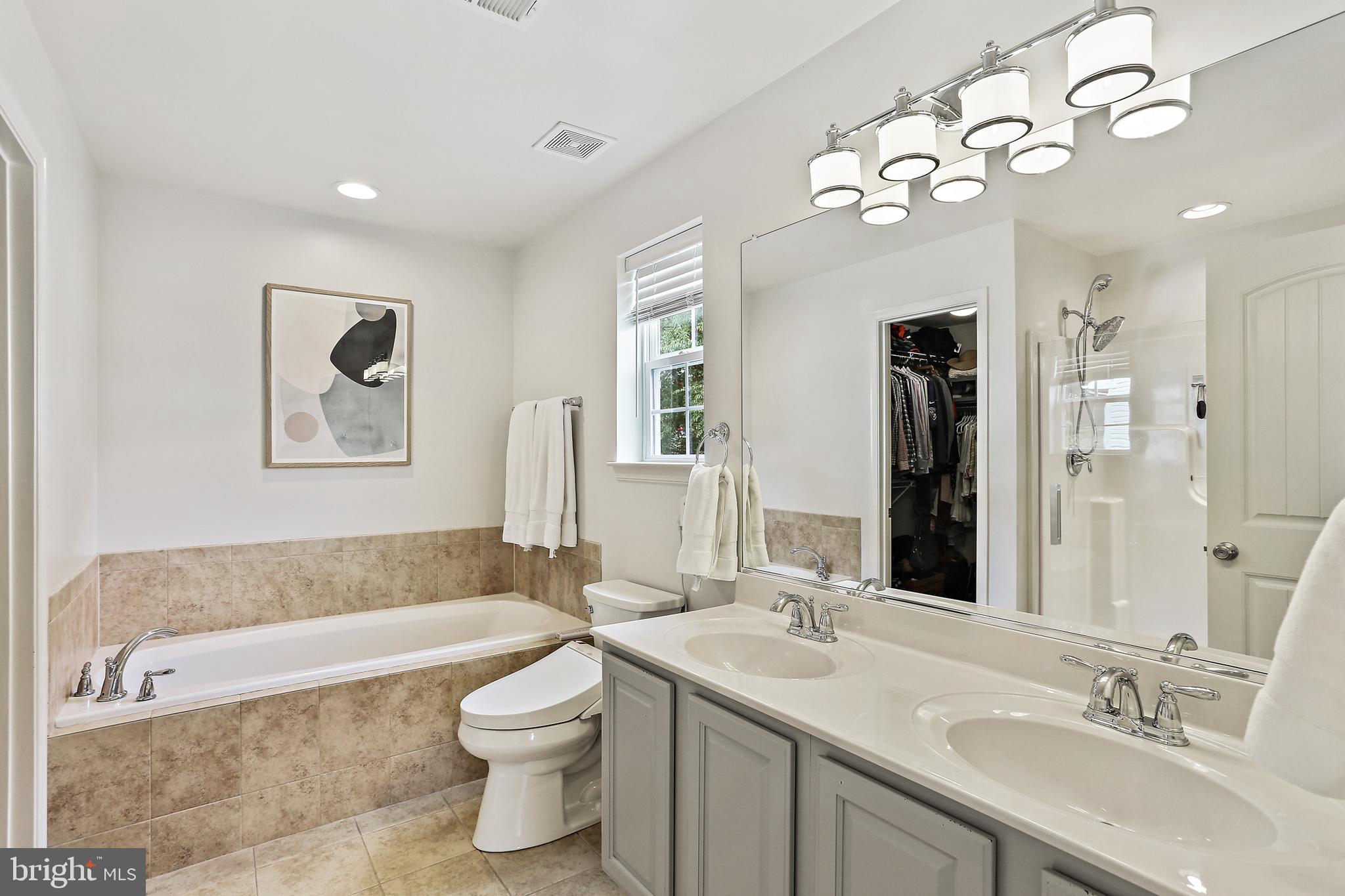 631 Severn Road Severna Park, MD 21146 - Photo 4 of 41 Primary Bath w/Soaking Tub,Shower & Walk-In Closet