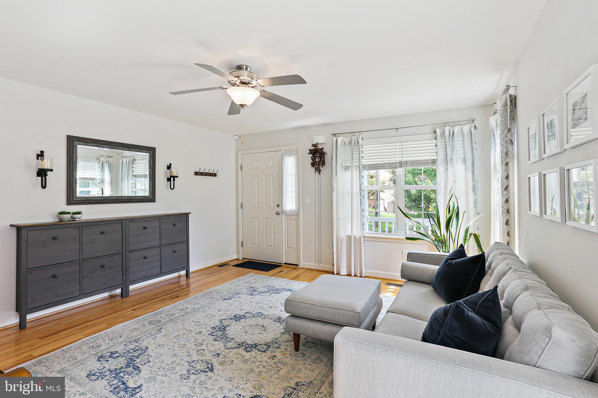 631 Severn Road Severna Park, MD 21146 - Photo 6 of 41 Living Room w/Ceiling Fan