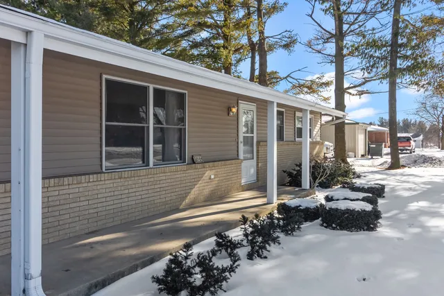 $232,500 | 304 South State Street, Poplar Grove, IL 61065