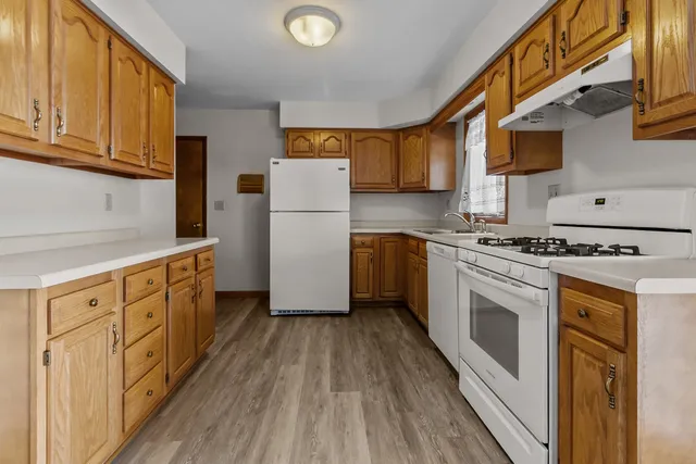 $232,500 | 304 South State Street, Poplar Grove, IL 61065