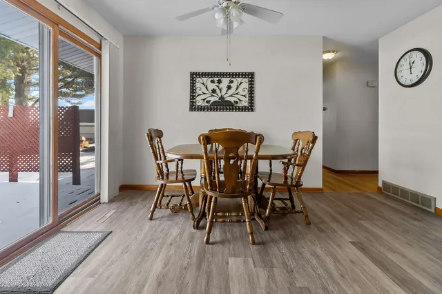 $232,500 | 304 South State Street, Poplar Grove, IL 61065