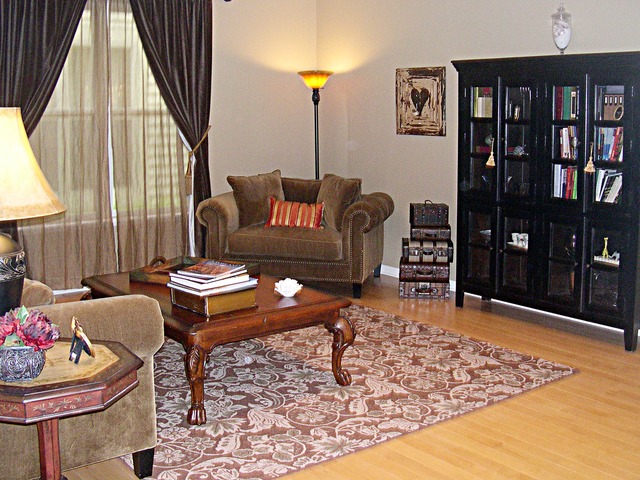32 Prall's Loop Highwood, IL 60040 - Photo 3 of 10 a living room with furniture and a rug