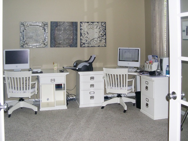32 Prall's Loop Highwood, IL 60040 - Photo 9 of 10 a view of a workspace with furniture