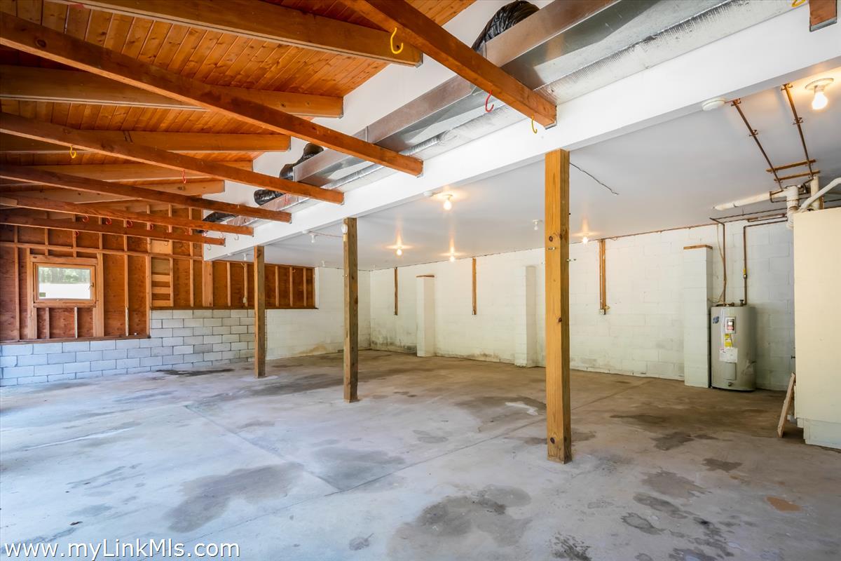 56 North Neck Road Edgartown, MA 02539 - Photo 39 of 63 a view of an empty room