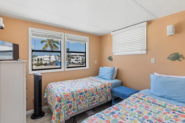 a picture of city view with lots of residential buildings in ocean