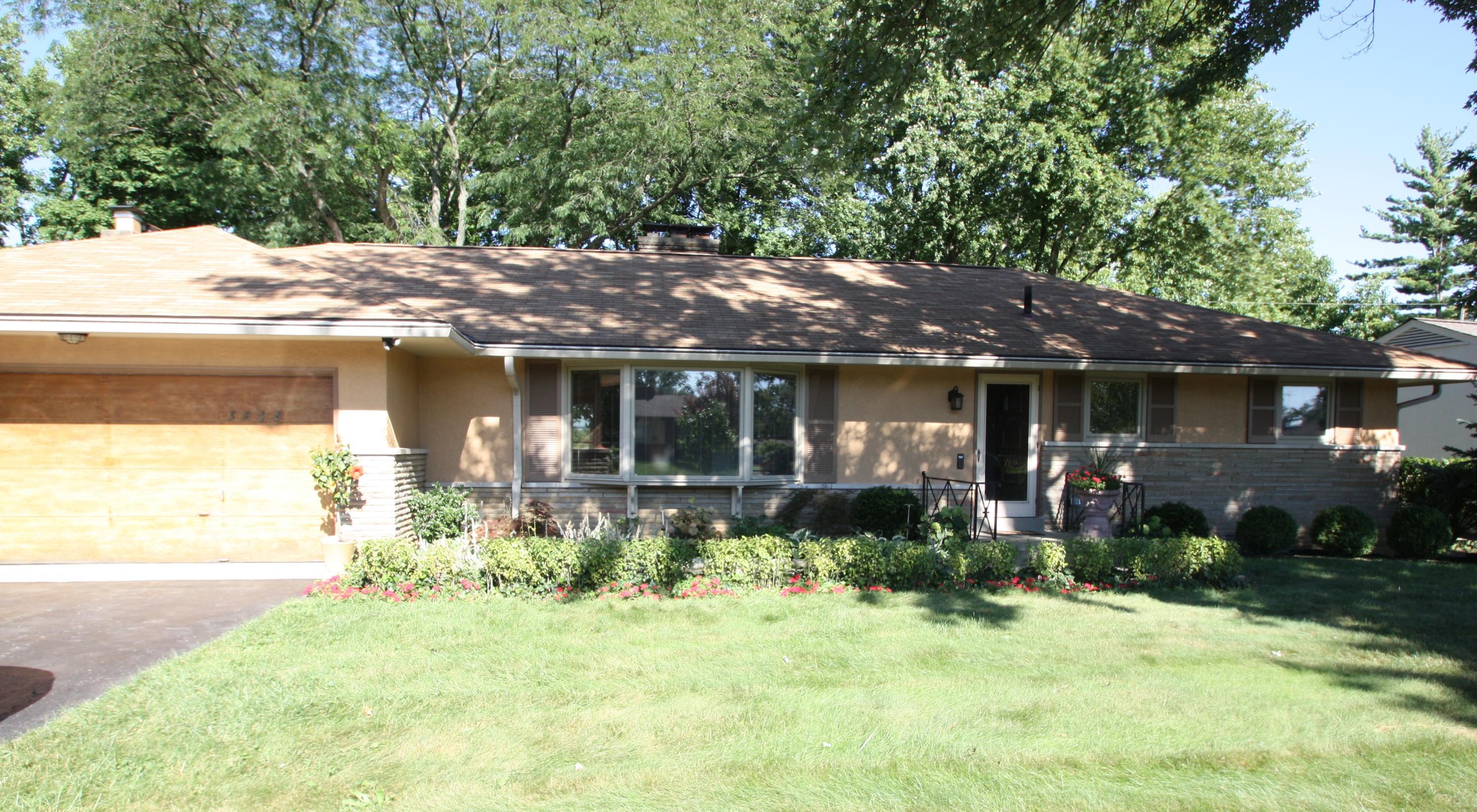 3828 Mountview Road Columbus, OH 43220 - Photo 1 of 22