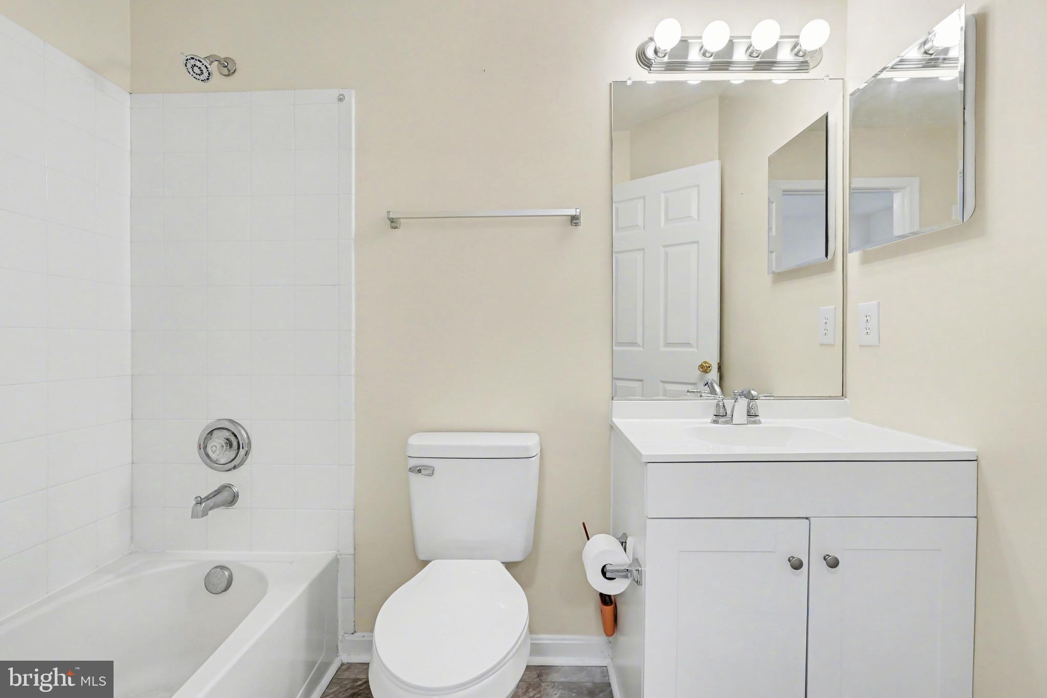 359 Snyder Lane Culpeper, VA 22701 - Photo 21 of 34 2nd Bathroom