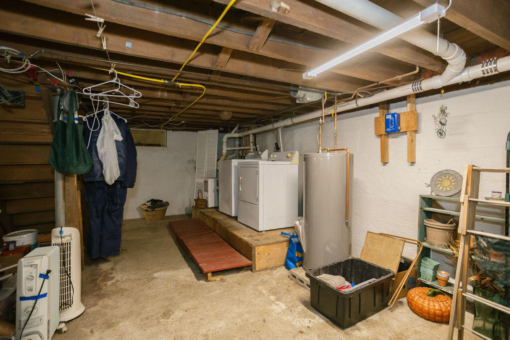 140 Maple Avenue Farmington, ME 04938 - Photo 16 of 56 taylor-kaminsky-photo-15