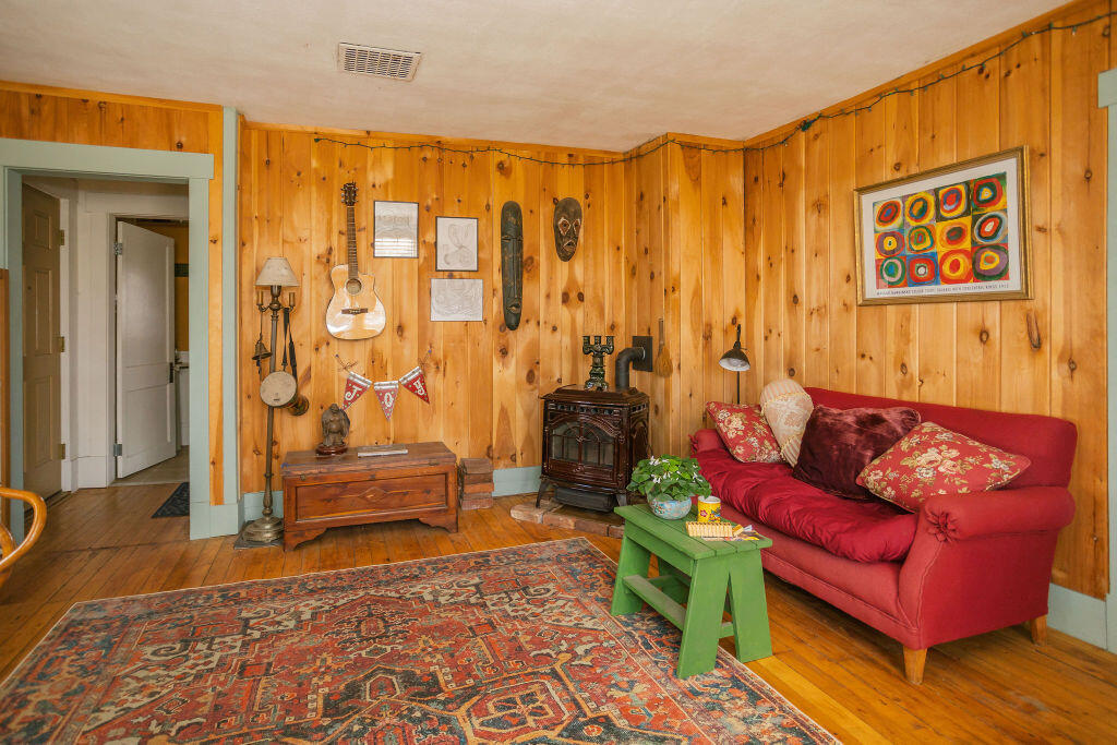 140 Maple Avenue Farmington, ME 04938 - Photo 3 of 56 taylor-kaminsky-photo-2