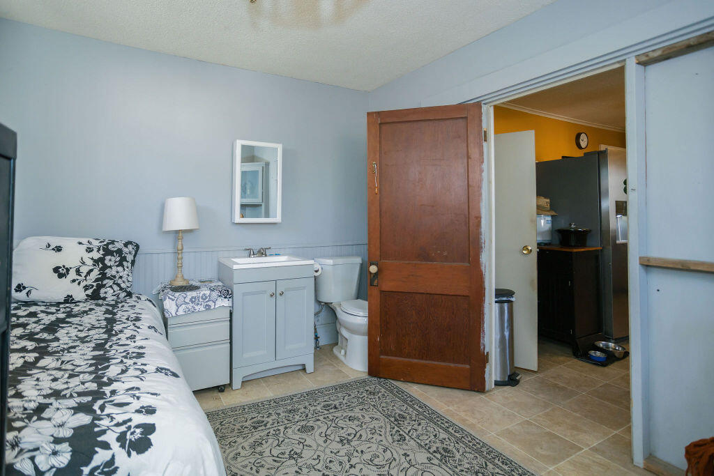 140 Maple Avenue Farmington, ME 04938 - Photo 9 of 56 taylor-kaminsky-photo-8