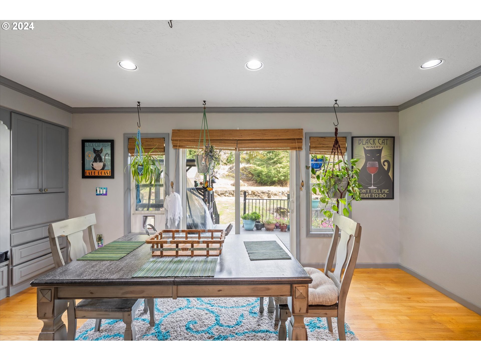 3516 Sunset Way Longview, WA 98632 - Photo 12 of 37 a dining room with furniture and window