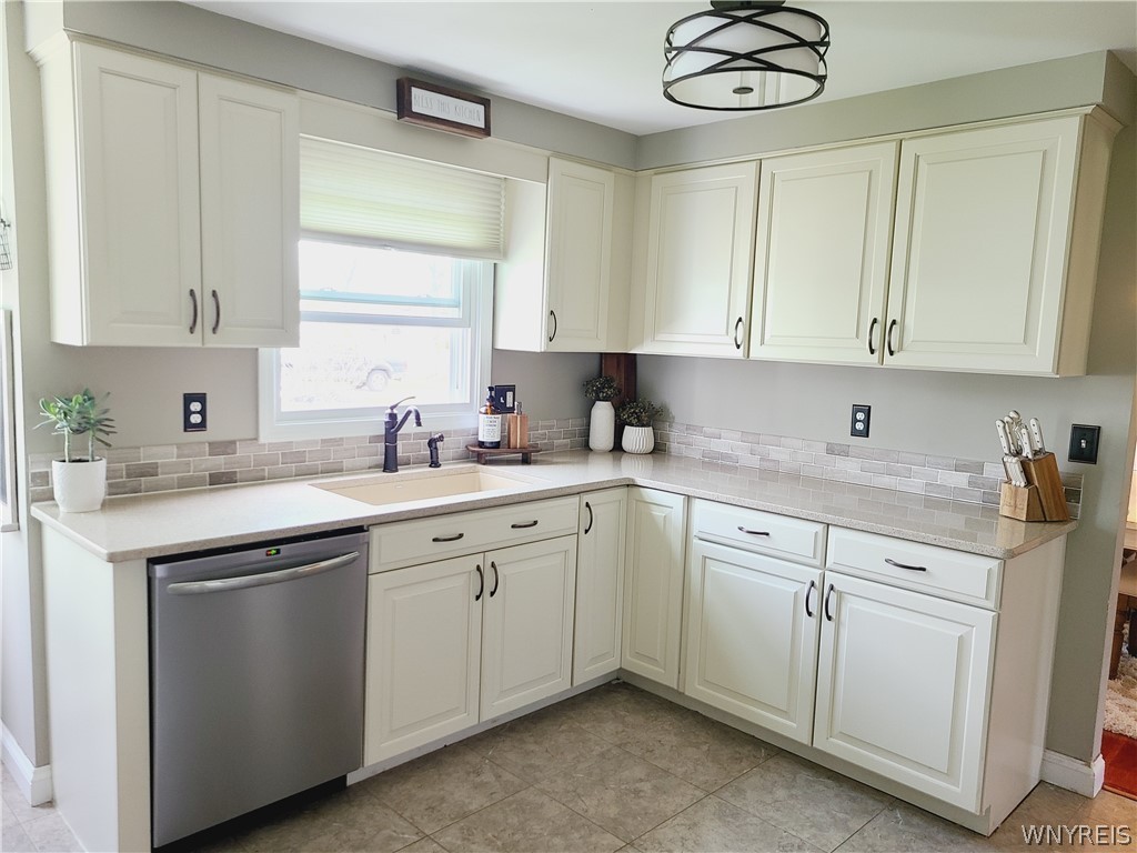 45 Deerpath Drive Lancaster, NY 14086 - Photo 5 of 17