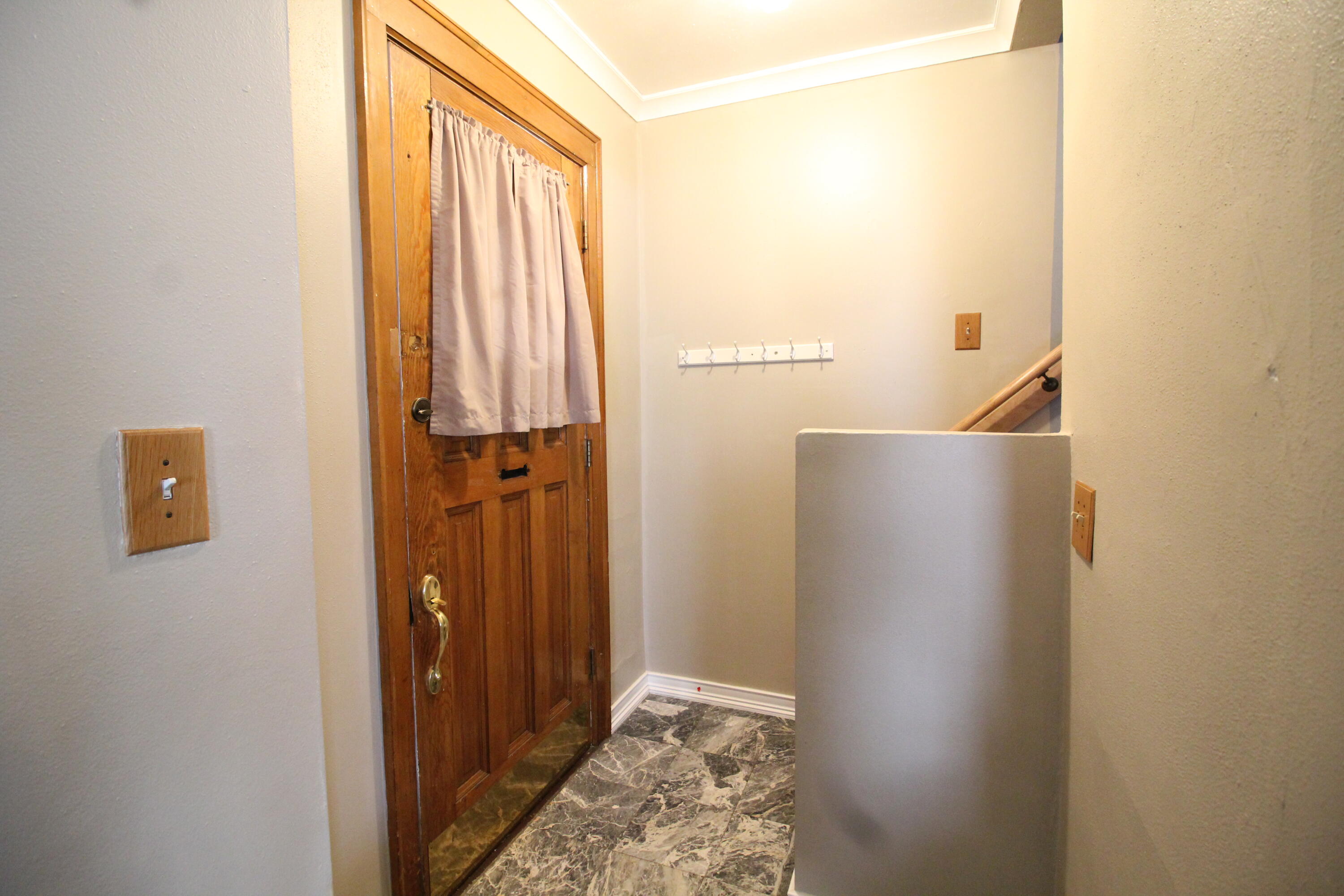 1516 South 78th Street Milwaukee, WI 53214 - Photo 5 of 53 Foyer