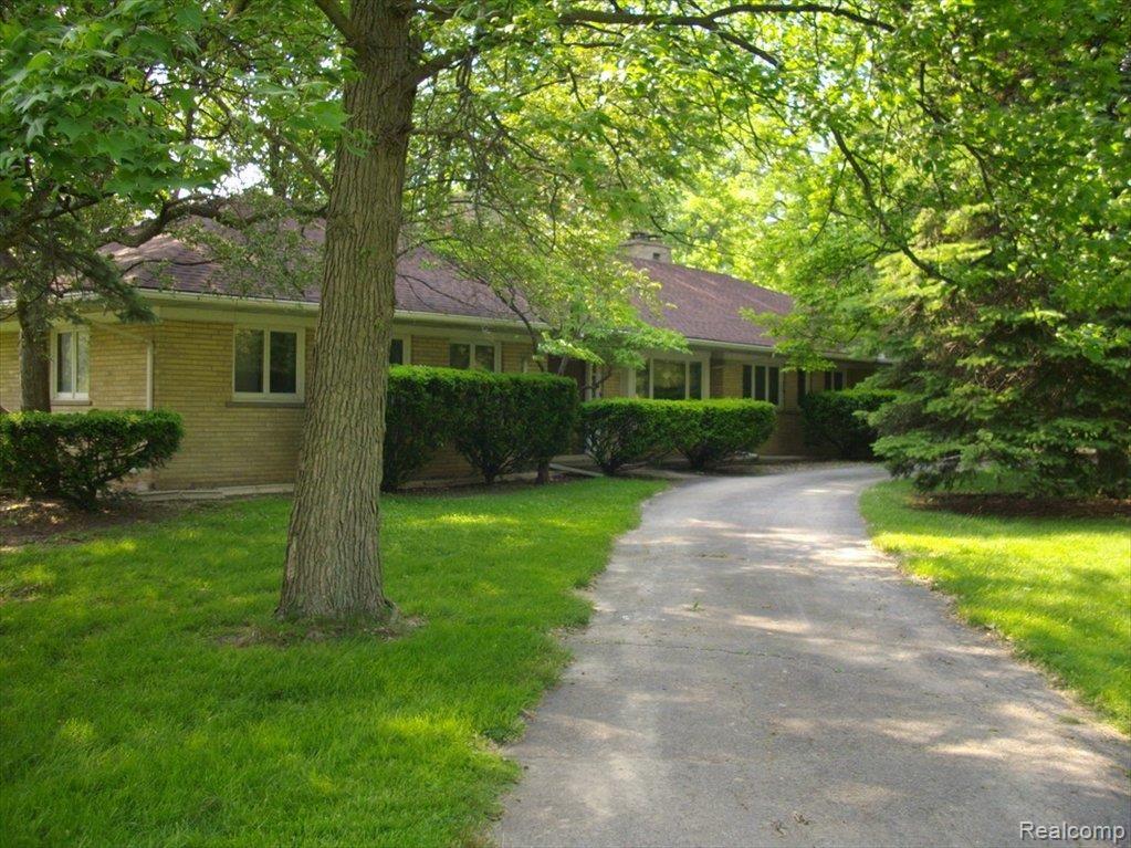 5170 Wing Lake Road Bloomfield Hills, MI 48302 - Photo 1 of 16 Front Of Home