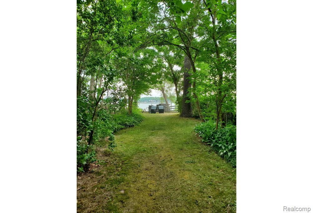 7377 Cooley Lake Road West Bloomfield, MI 48324 - Photo 48 of 59