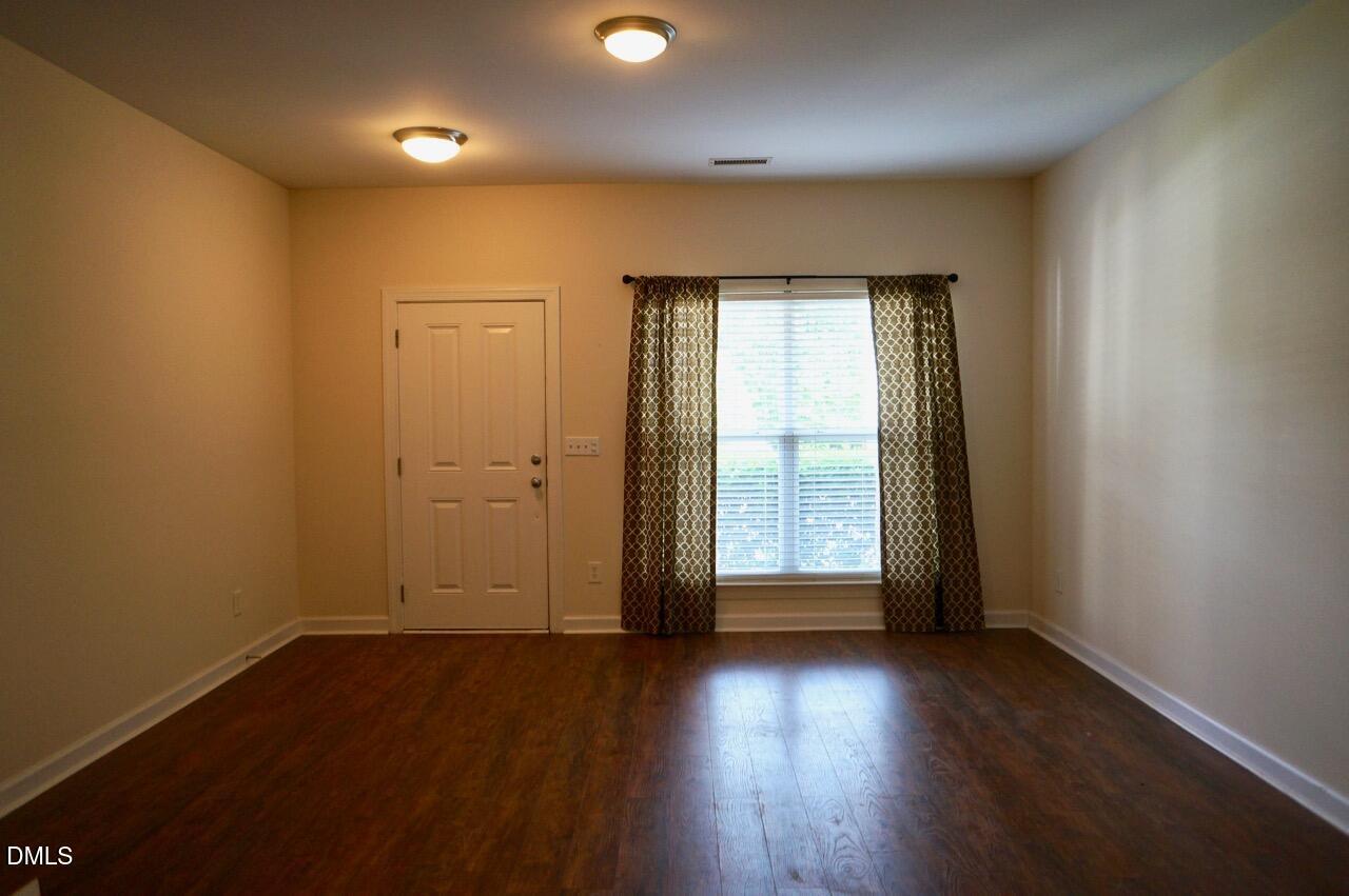 8817 Orchard Grove Way Raleigh, NC 27612 - Photo 4 of 17 DSC06217