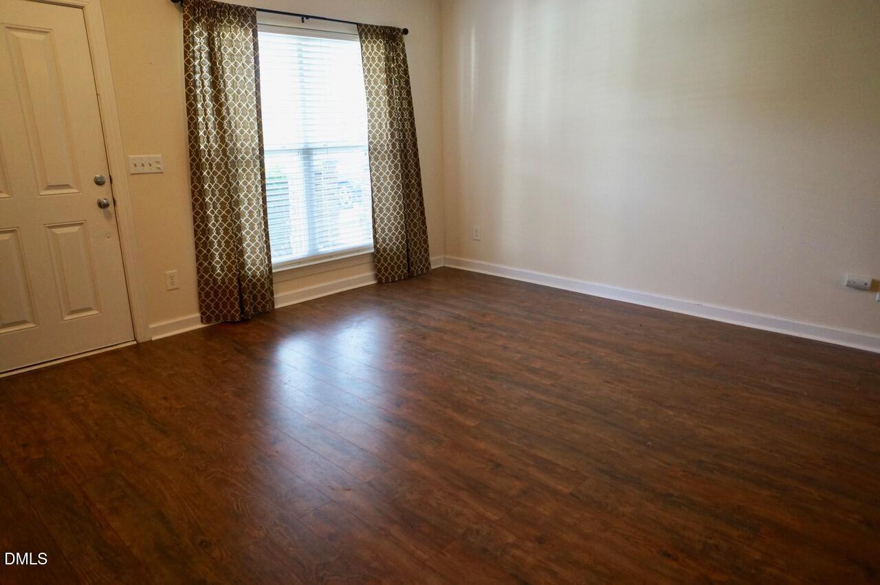 8817 Orchard Grove Way Raleigh, NC 27612 - Photo 5 of 17 DSC06218