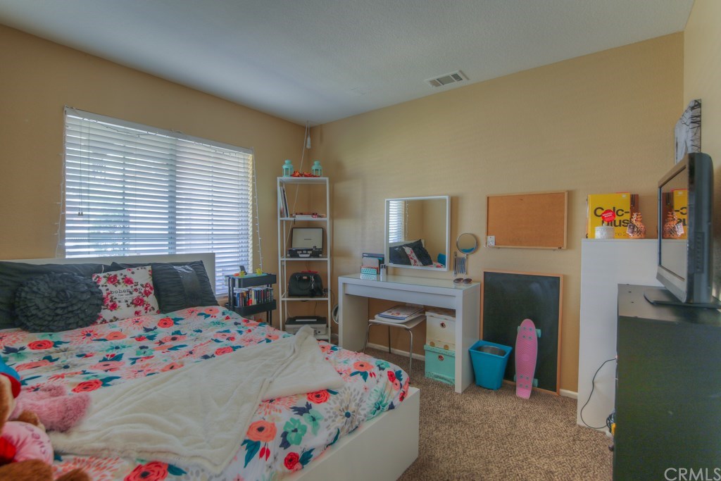 27865 Norwood Street Highland, CA 92346 - Photo 16 of 30