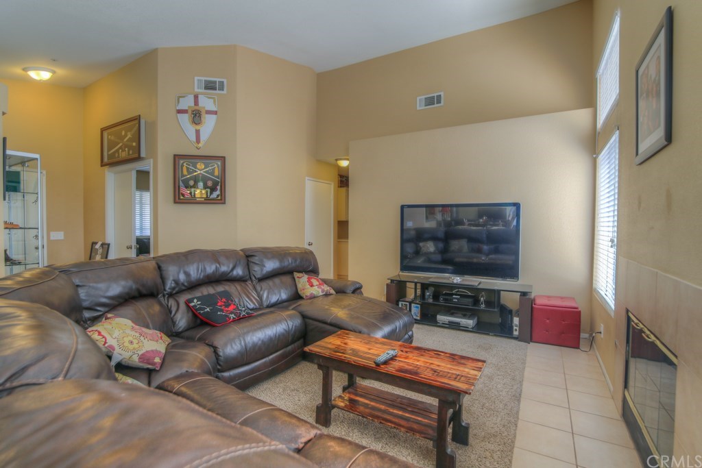 27865 Norwood Street Highland, CA 92346 - Photo 7 of 30