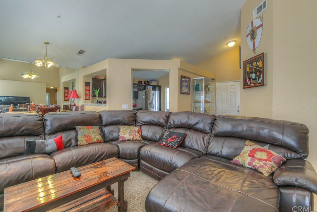 27865 Norwood Street Highland, CA 92346 - Photo 8 of 30