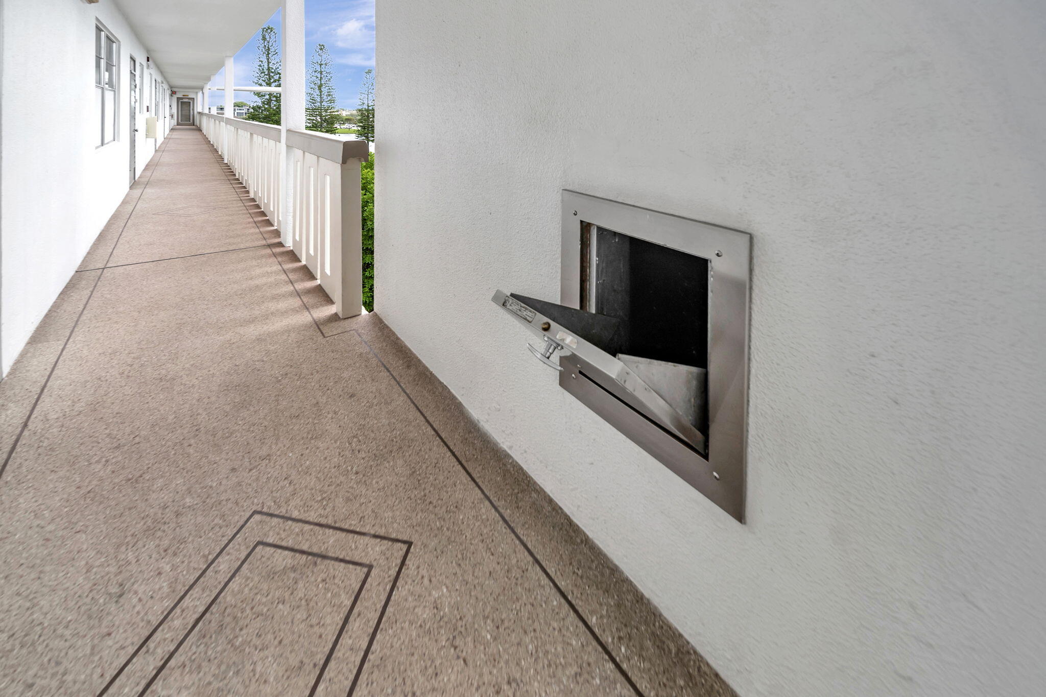 4039 Rexford A, Unit C Boca Raton, FL 33434 - Photo 44 of 87 Trash Shute