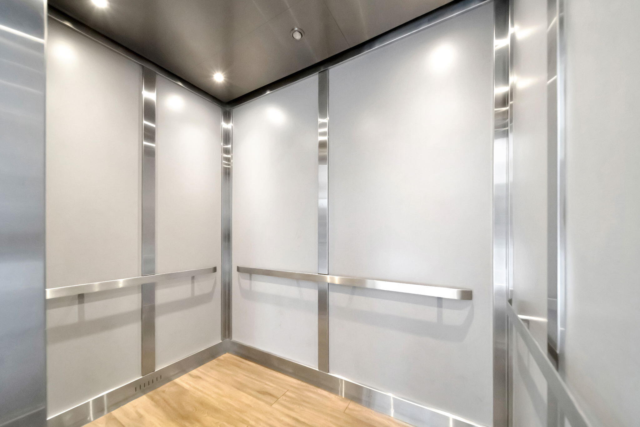 4039 Rexford A, Unit C Boca Raton, FL 33434 - Photo 7 of 87 Updated and clean elevator
