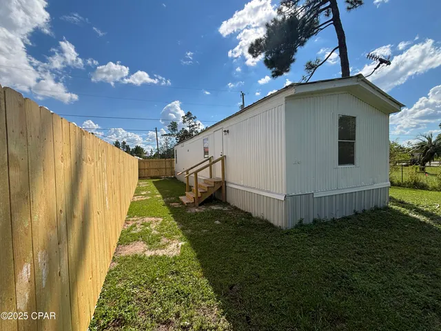 $1,175 | 6137 Jammie Road, Unit 1, Youngstown, FL 32466