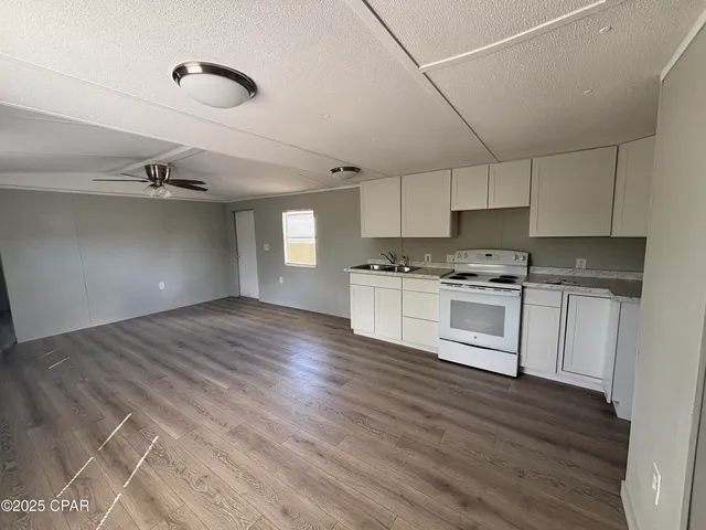 $1,175 | 6137 Jammie Road, Unit 1, Youngstown, FL 32466