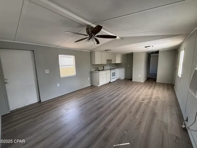 $1,175 | 6137 Jammie Road, Unit 1, Youngstown, FL 32466