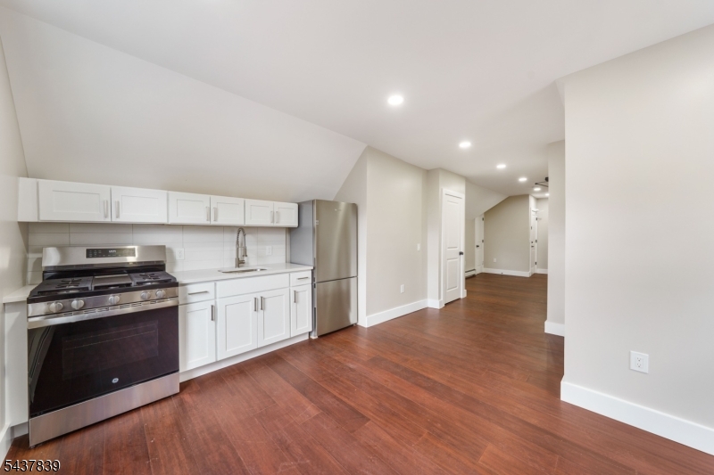 286 North 6th Street Newark, NJ 07107 - Photo 1 of 5