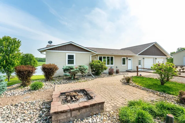 $350,000 | 29487 Riverview Road, Fergus Falls, MN 56537