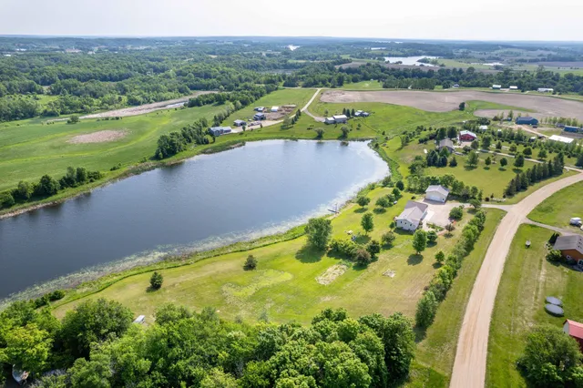$350,000 | 29487 Riverview Road, Fergus Falls, MN 56537