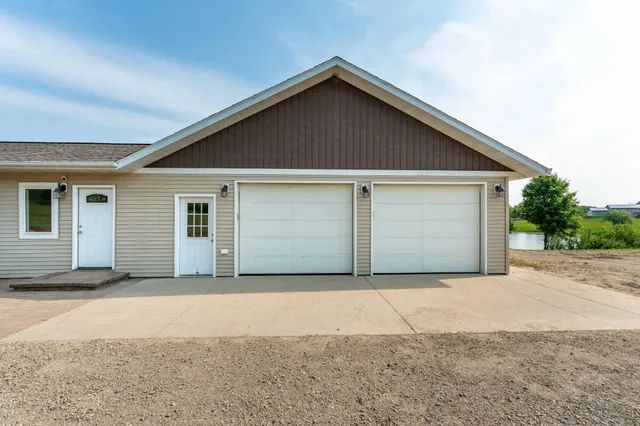 $350,000 | 29487 Riverview Road, Fergus Falls, MN 56537