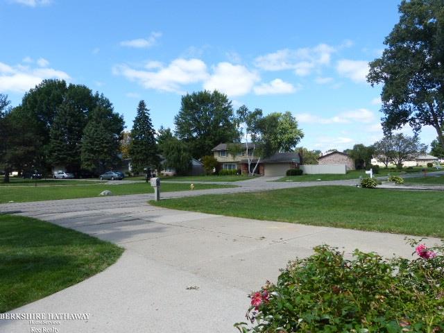 18865 Millar Road Clinton Township, MI 48036 - Photo 34 of 35 31359614-33.JPG