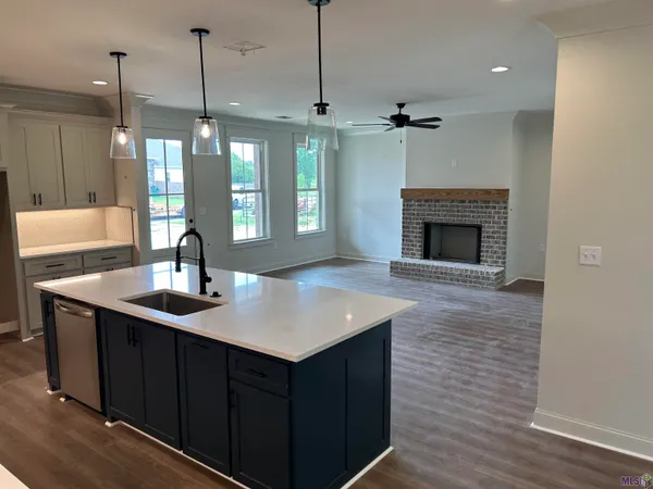 $361,800 | 33505 Tenor Drive, Denham Springs, LA 70706